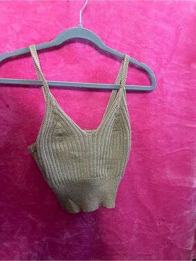 Ribbed V-Neck Knit Cropped Cami in Gold